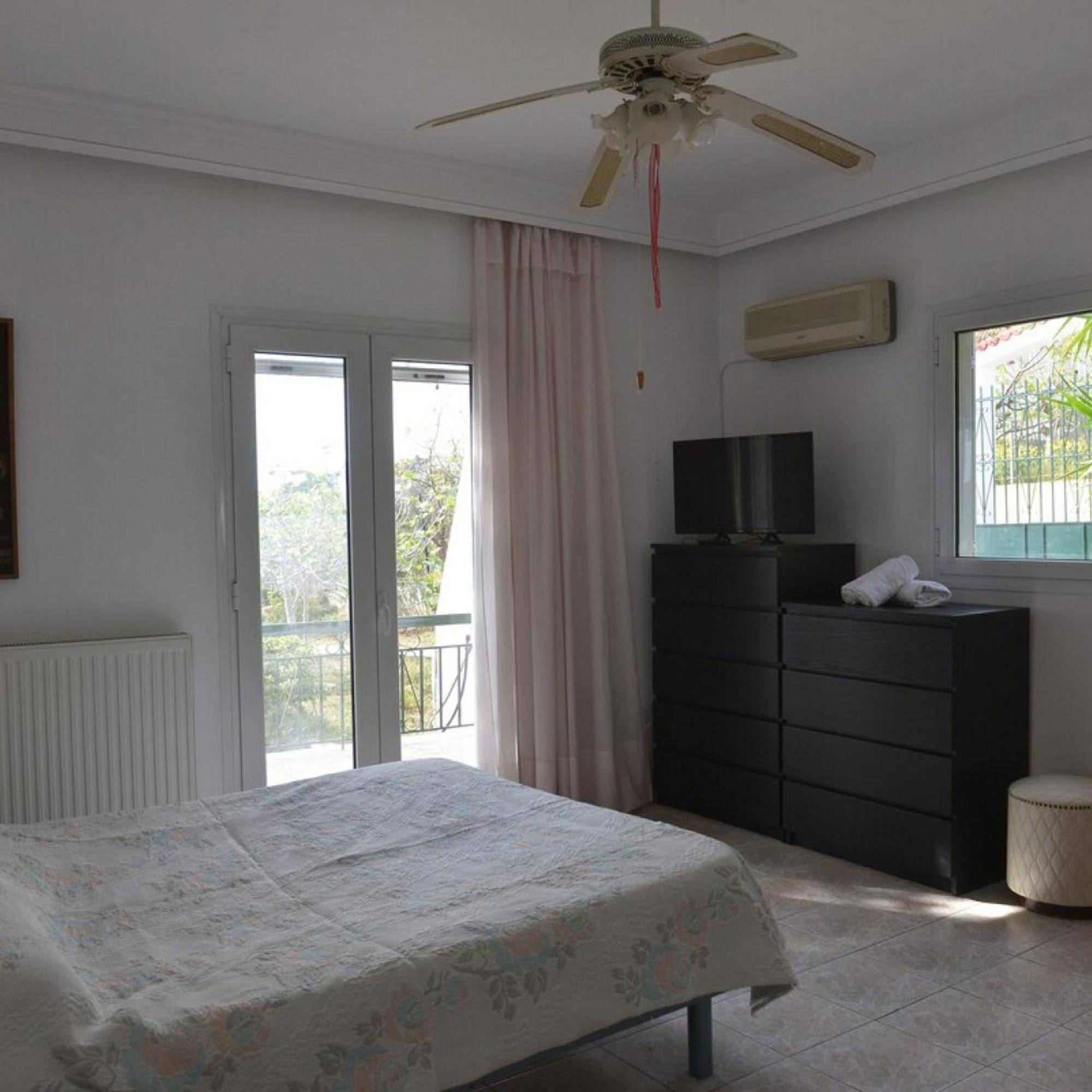 Salamis Beachfront House Extérieur photo