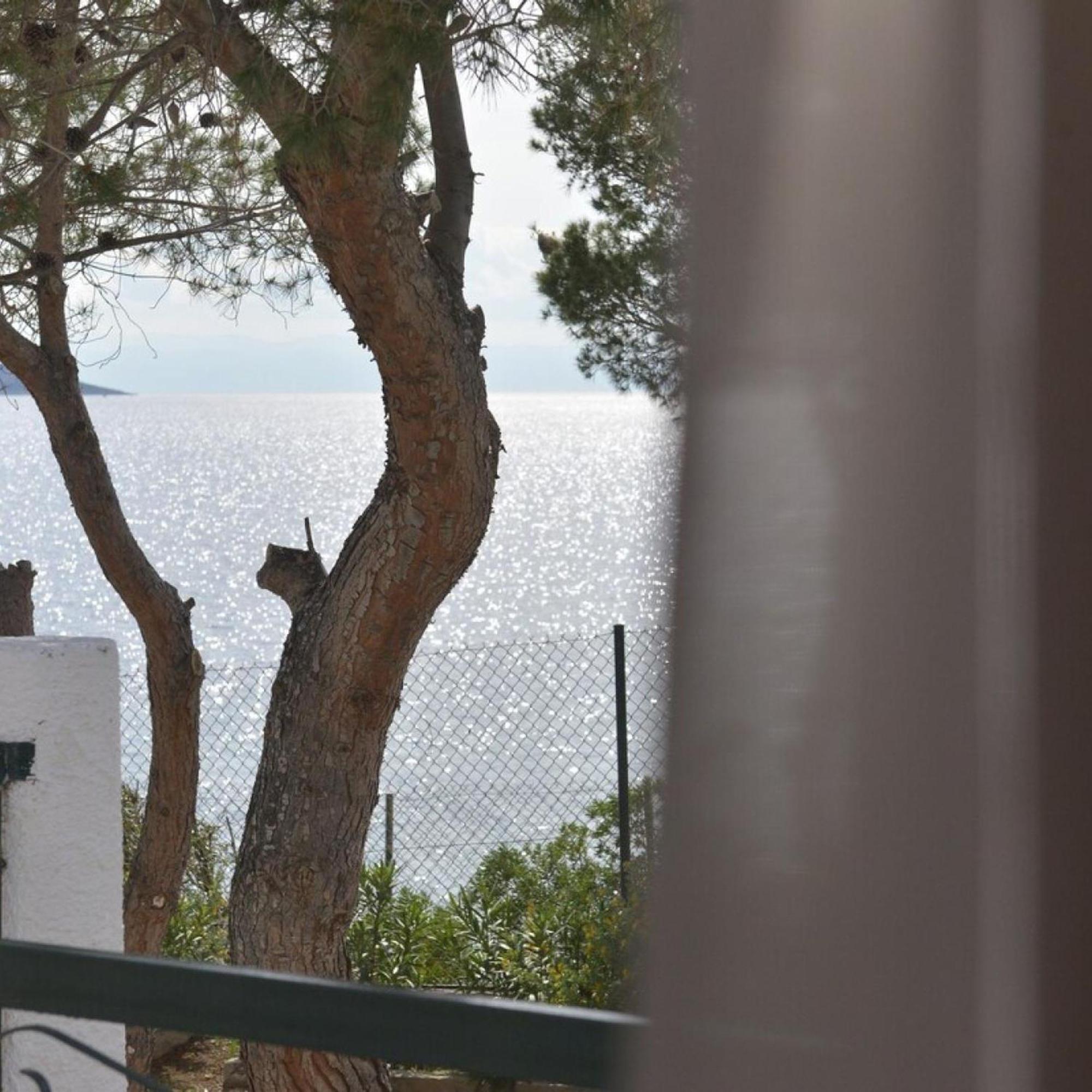 Salamis Beachfront House Extérieur photo