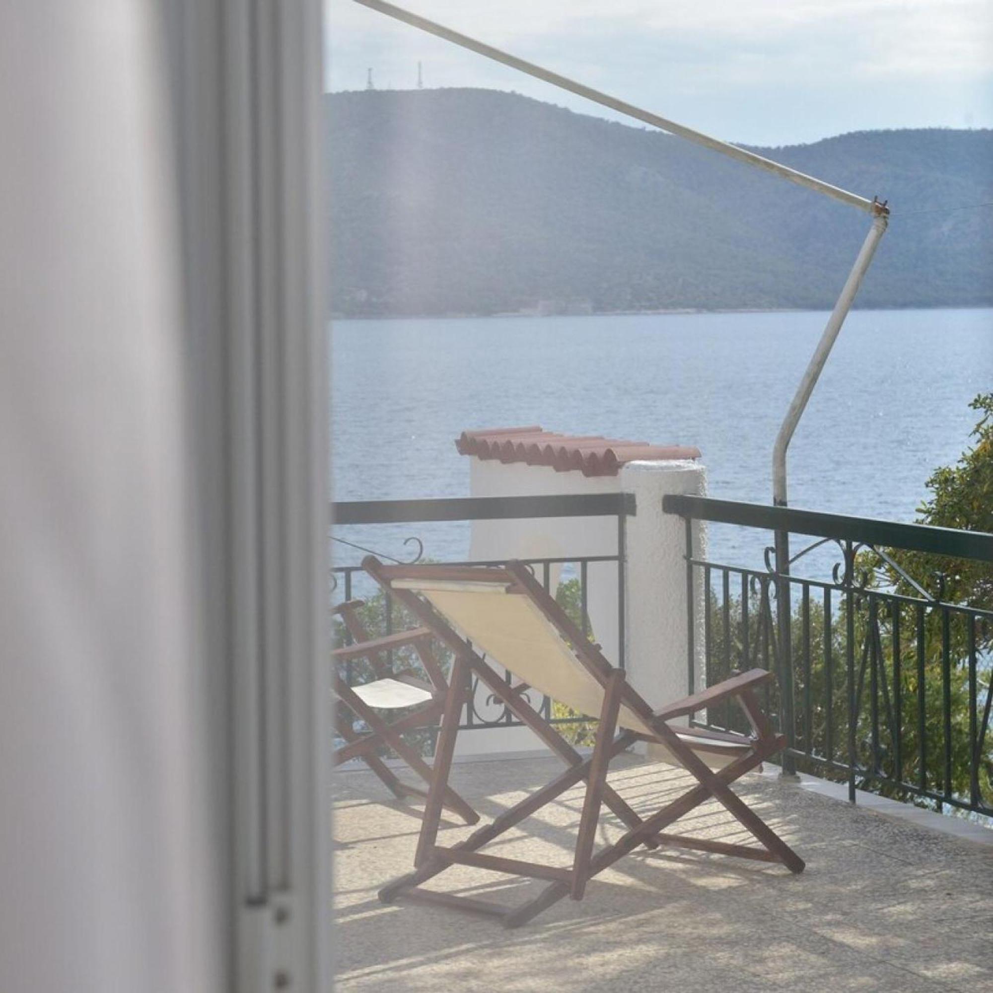 Salamis Beachfront House Extérieur photo
