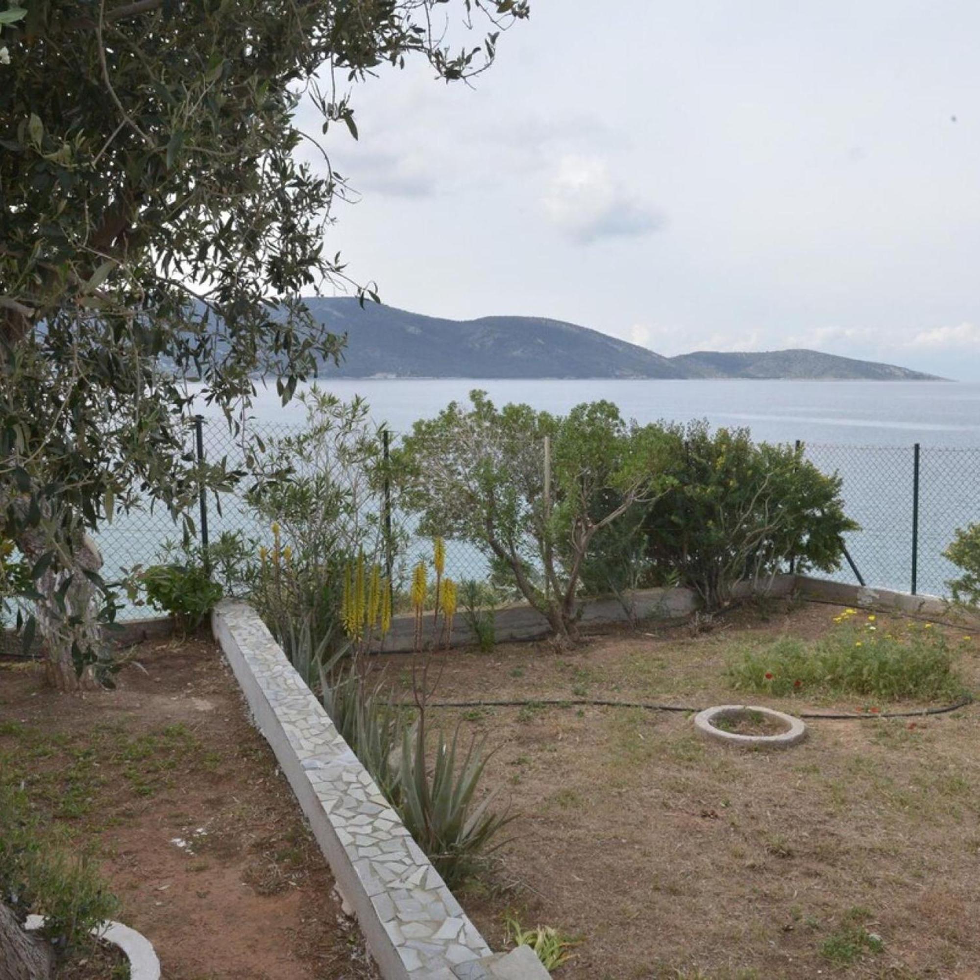 Salamis Beachfront House Extérieur photo